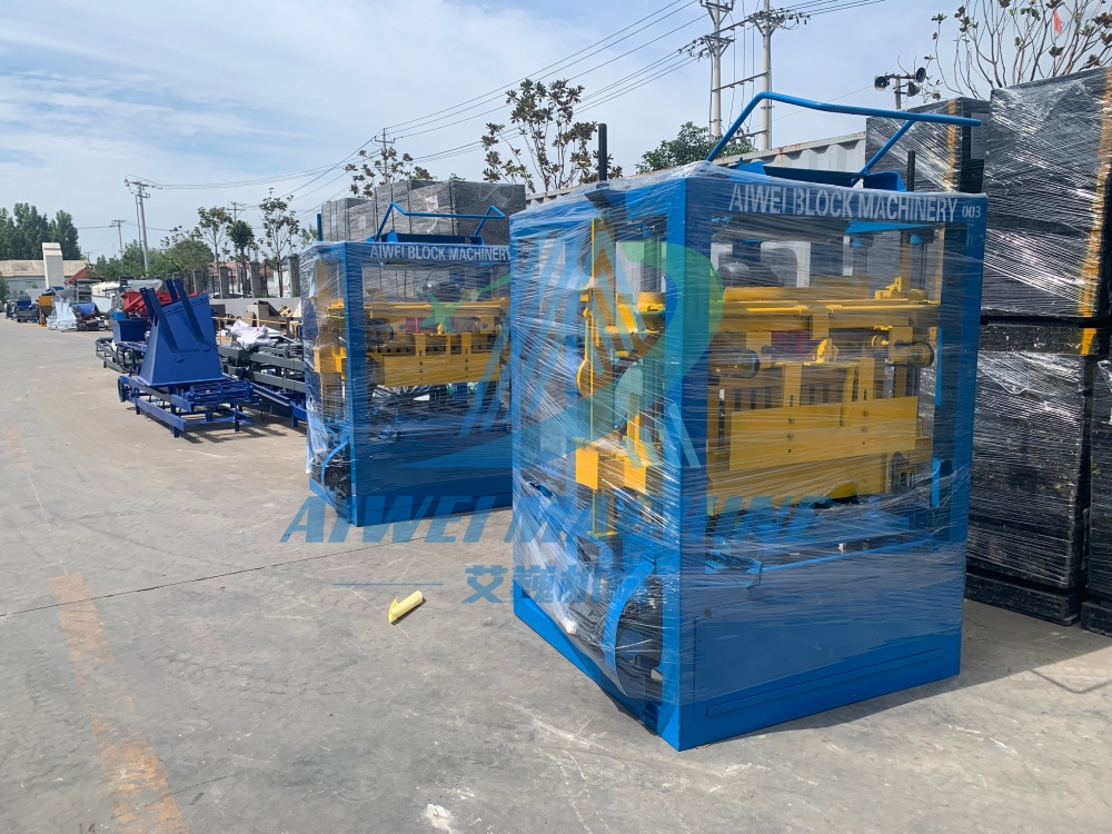 Four Sets of QT4-24 Semi-Automatic Block Making Machines Shipped to Overseas Client