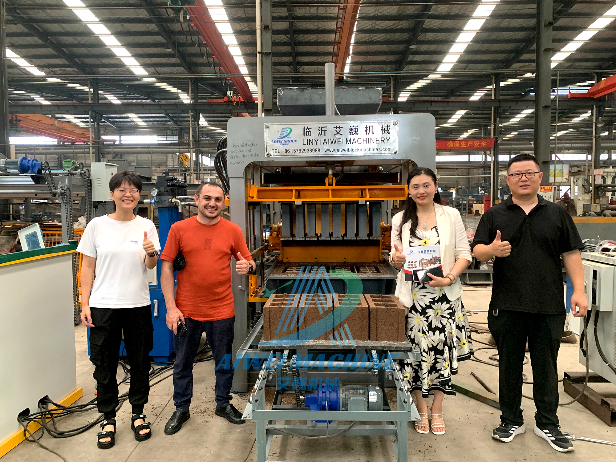 International Client Visits Factory to Inspect QT4-15 Automatic Block Machine: Why We Welcome Compar
