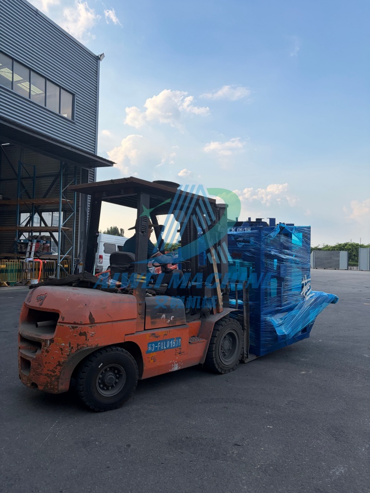 QT4-24 Semi-Automatic Block Making Machine Dispatched to the Caribbean